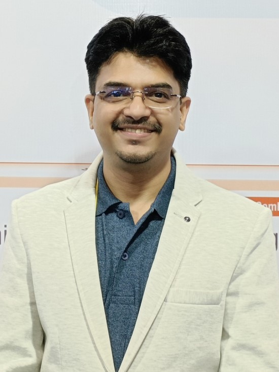 Dr Amol Kadu